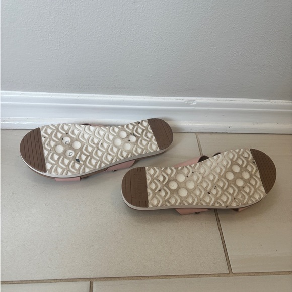 Catherine Malandrino Pink and Brown Sandals Minimalist Design - Picture 4 of 4